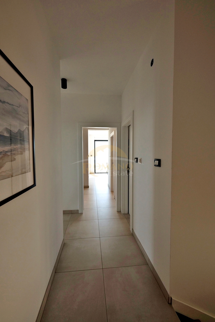Villa esclusiva a Seget Gornji in un ambiente tranquillo e silenzioso con una splendida vista panoramica